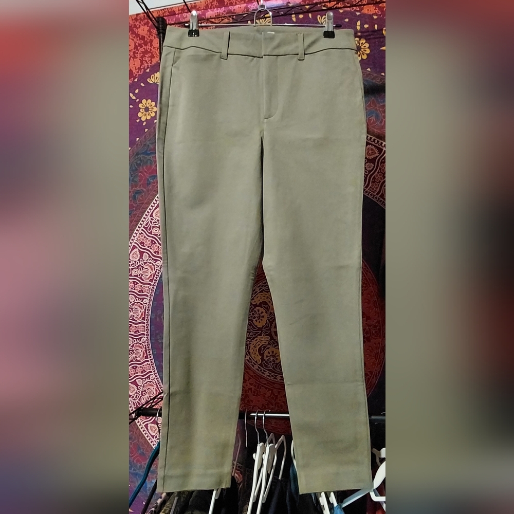 Old Navy High-Rise Pixie Skinny Pants in Olive